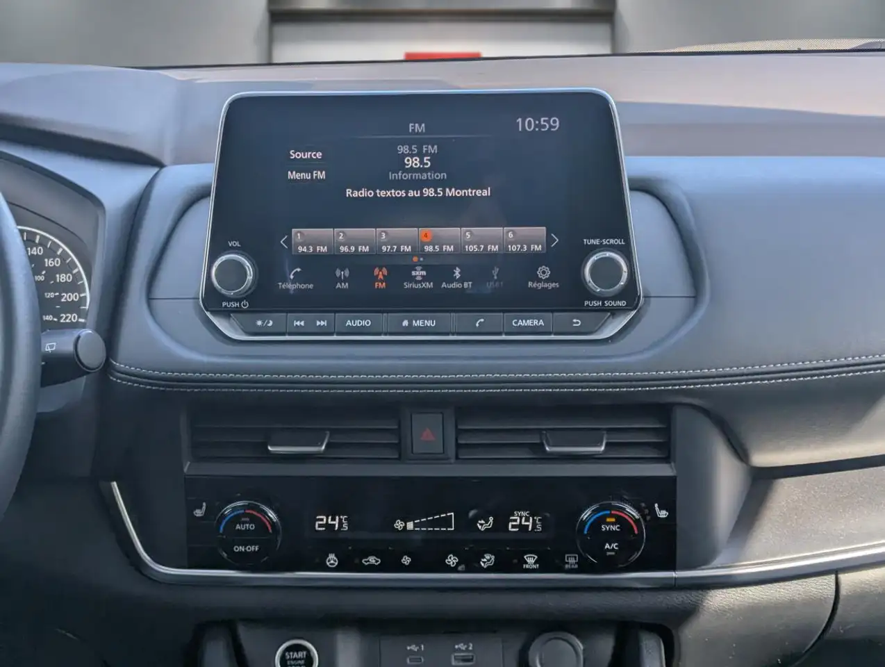 Nissan Rogue снимка Nissan Rogue
