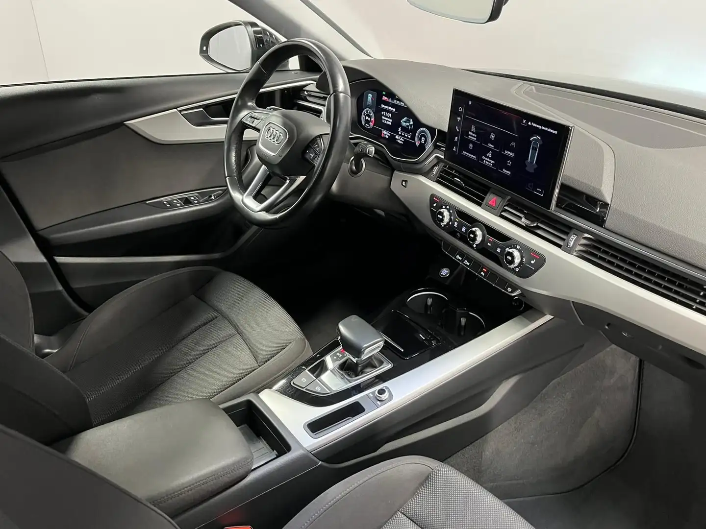 Audi A4 35 TDI Avant Aut. ***LED | AHV*** Schwarz - 2