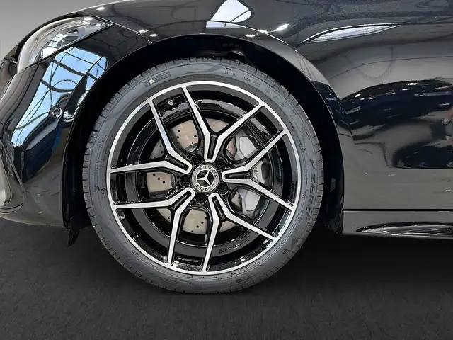 Mercedes-Benz 220 view 7