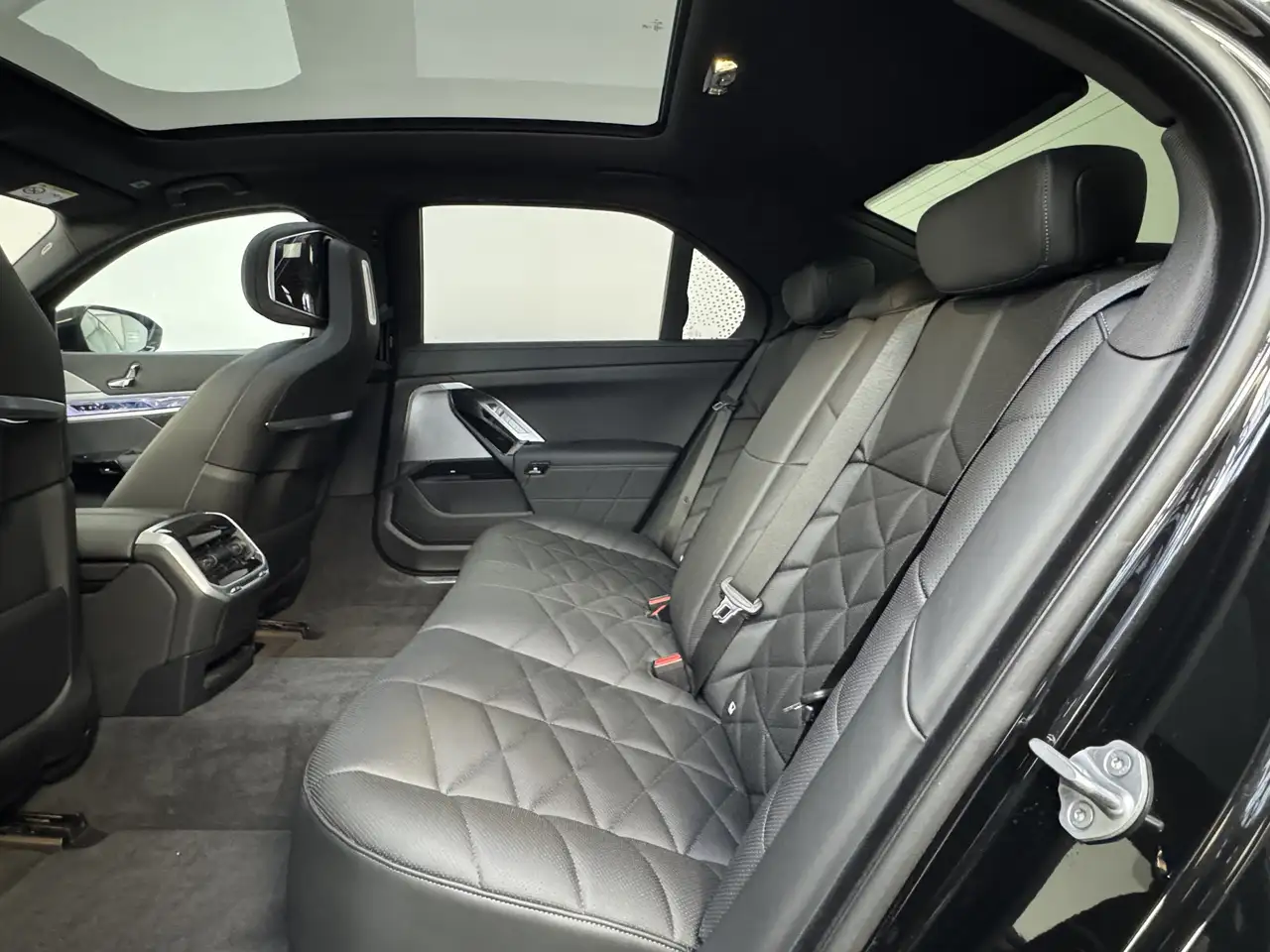 BMW 750 xDrive M Sport Pro AHK ACC 360°, миниатюра 19