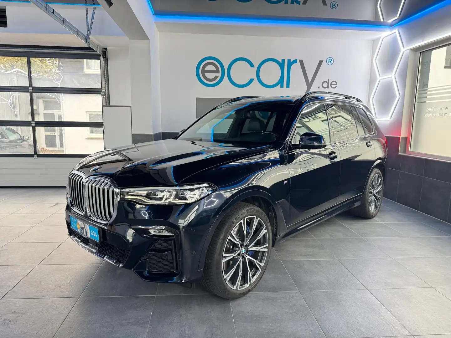 BMW X7 xDrive 30 d*SKYPANO*7SITZER*LASER*AHK*H&K*360 Noir - 1