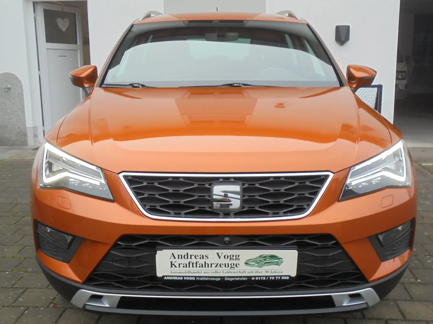 SEAT Ateca 1,4 TSI Xcellence Kamera AHK Navi Sitzheizung LED Naranja - 2