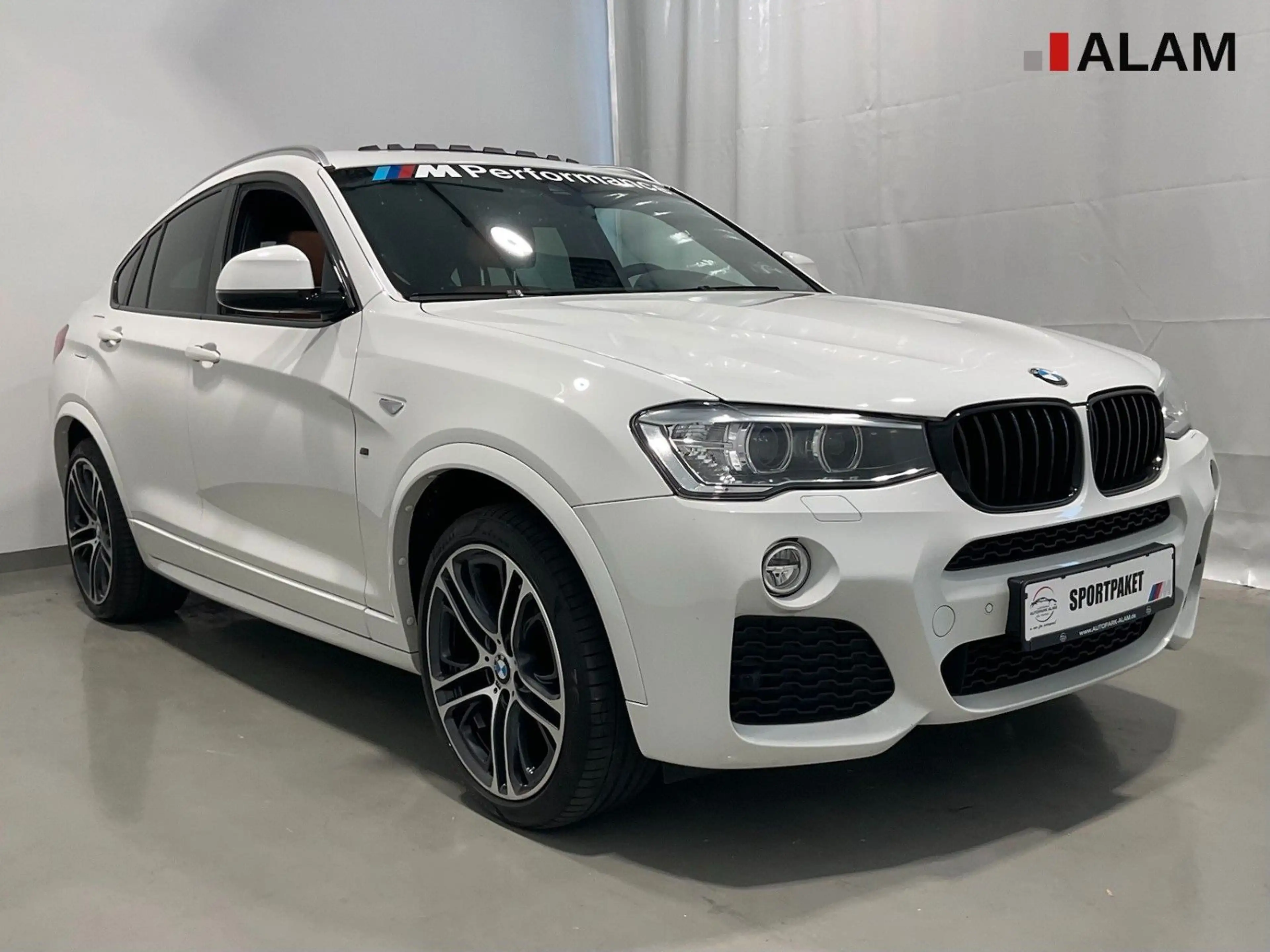 BMW X4 xDrive30d M Sport AHK Schiebedach Sport Aut. — photo 3