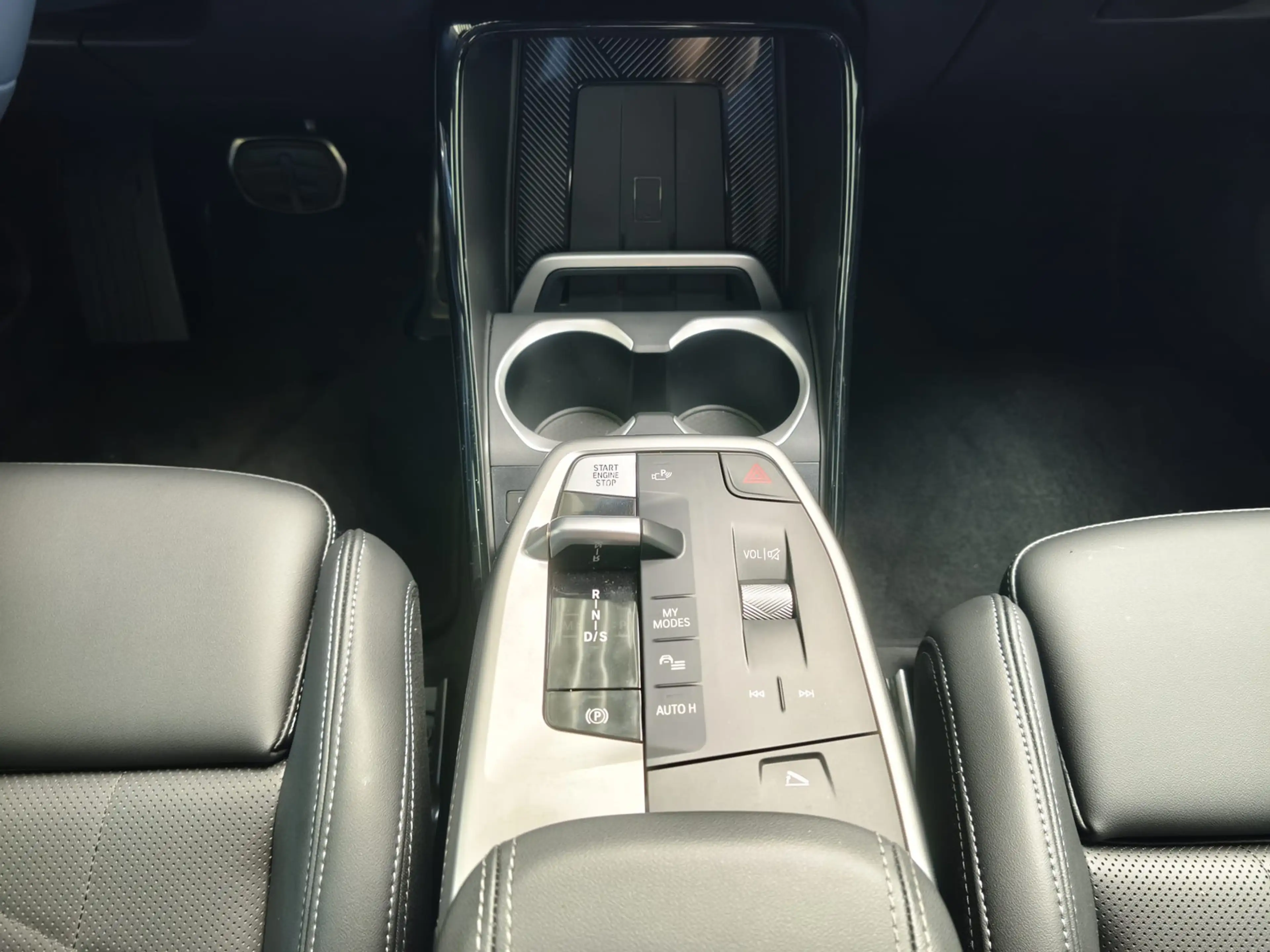 BMW X1 sDrive 18i M Sport A-LED/AHK/RFK — photo 12
