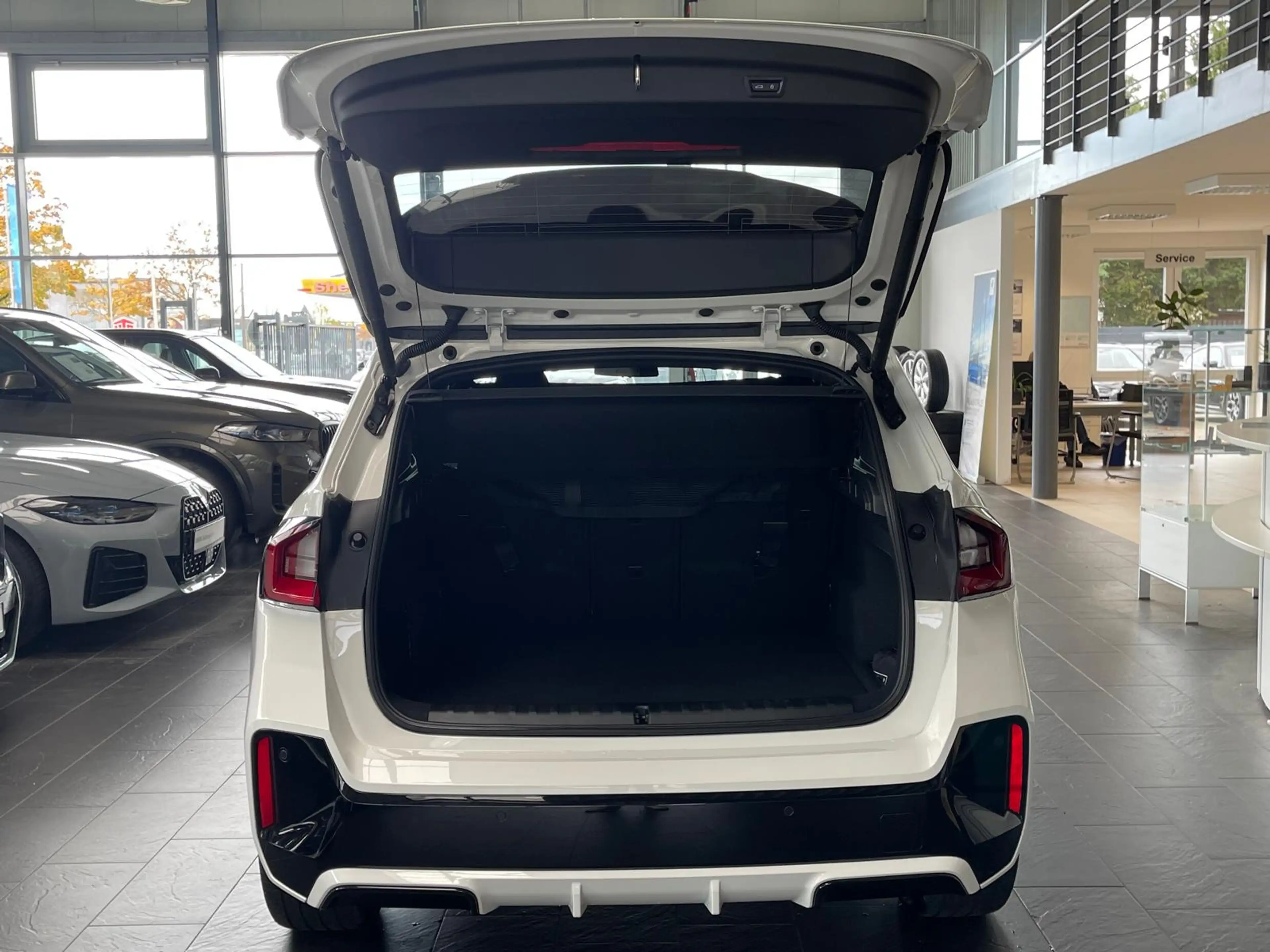 BMW X1 sDrive 18i M Sport A-LED/AHK/RFK — photo 6