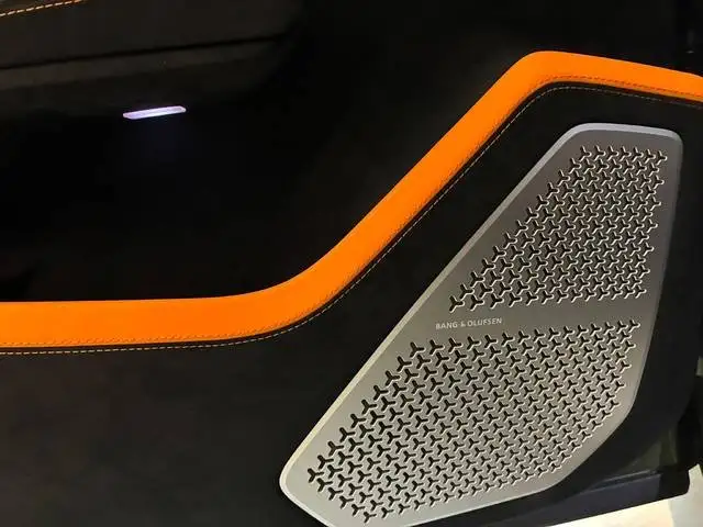 Lamborghini Urus view 15