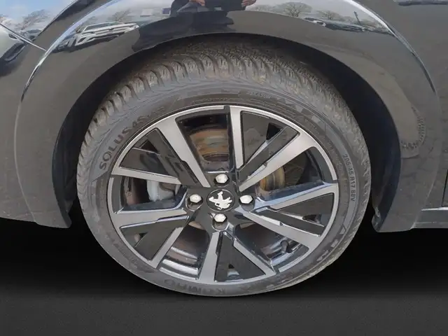 Peugeot 208 view 8