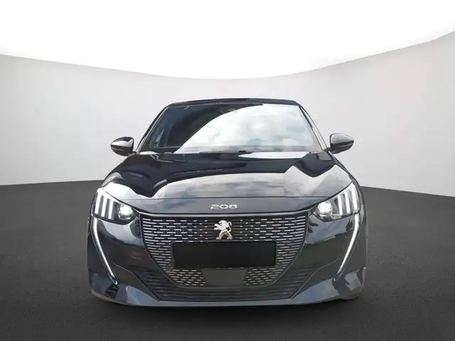 Peugeot 208 view 2