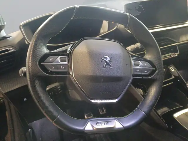 Peugeot 208 view 13