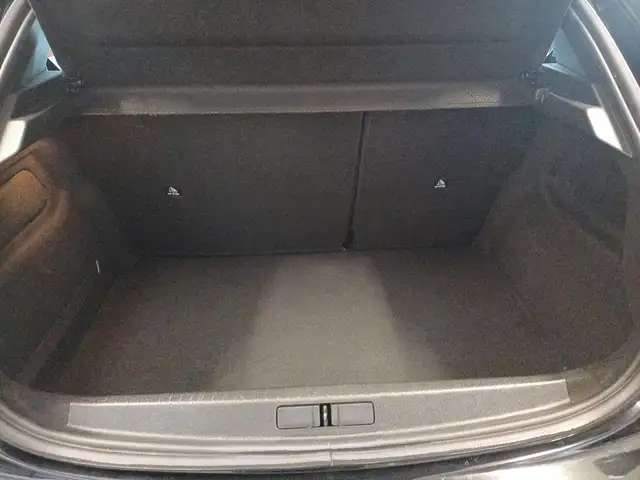 Peugeot 208 view 7