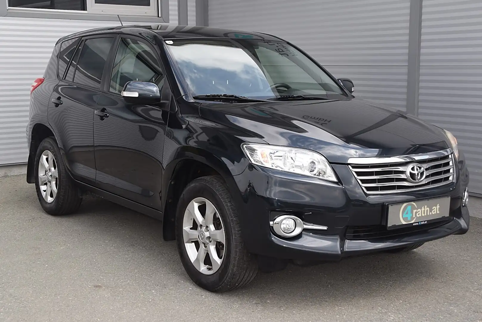 Toyota RAV 4 RAV4 2,2 D-4D 150 DPF 4WD AHK Grau - 2