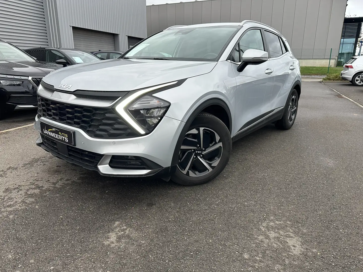 Kia Sportage 1.6T-GDI Mild-Hybrid 2WD AuT CARPLAY/CAMERA/KEYLES Argent - 1