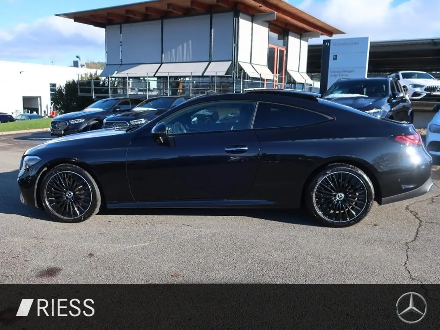 Mercedes-Benz CLE 200 Coupé AMG PANO MEMO NIGHT KEYL TOTW KAM Schwarz - 2