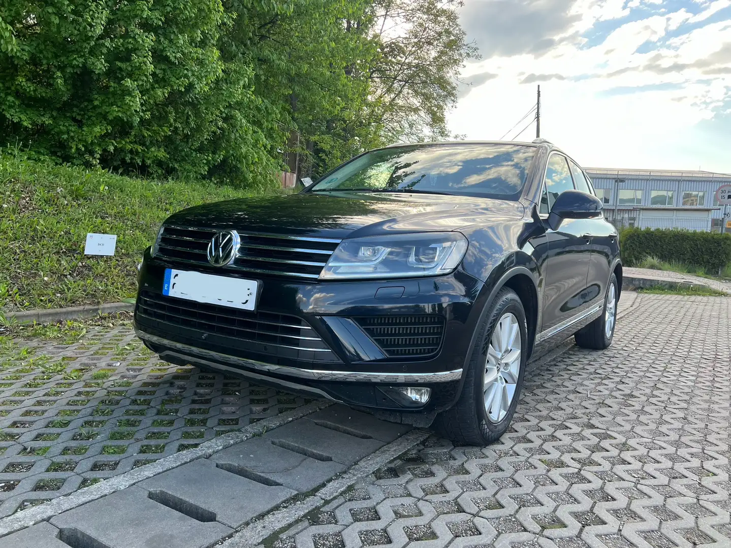 Volkswagen Touareg 3.0TDI V6 BMT TerrainTech Premium 193kW Tip. Negro - 1