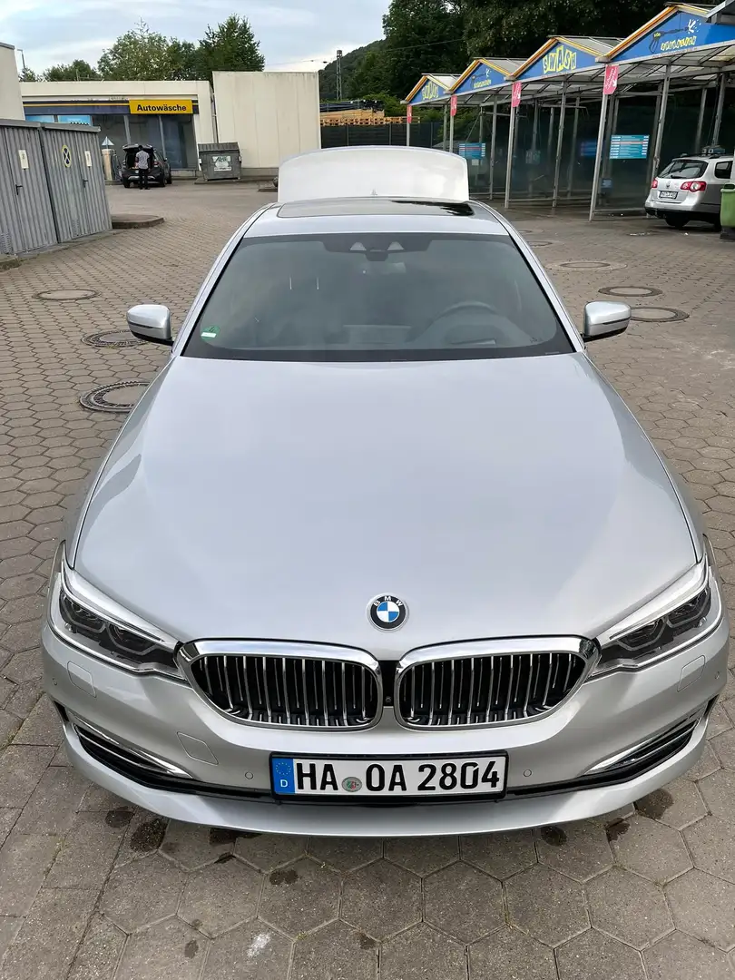 BMW 530 d (G30) Luxury Line*Keyless*Head Up*360° Silber - 2