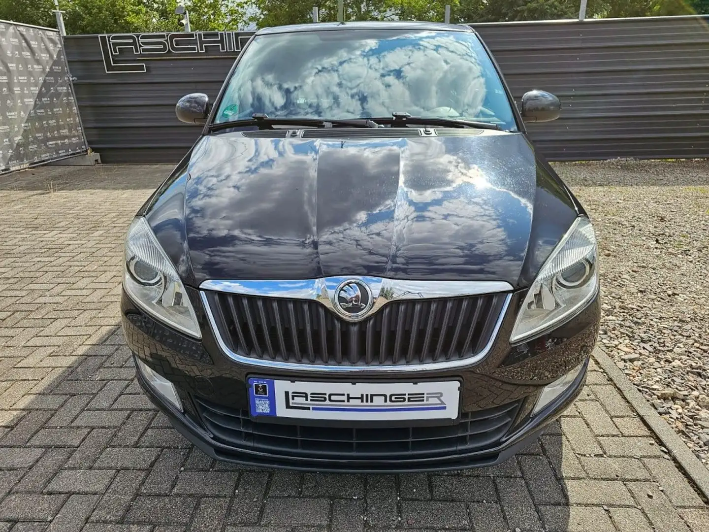 Skoda Fabia 1.2 DSG SHZ KLIMA PDC MP3 KLIMA TEMPOMAT Schwarz - 2
