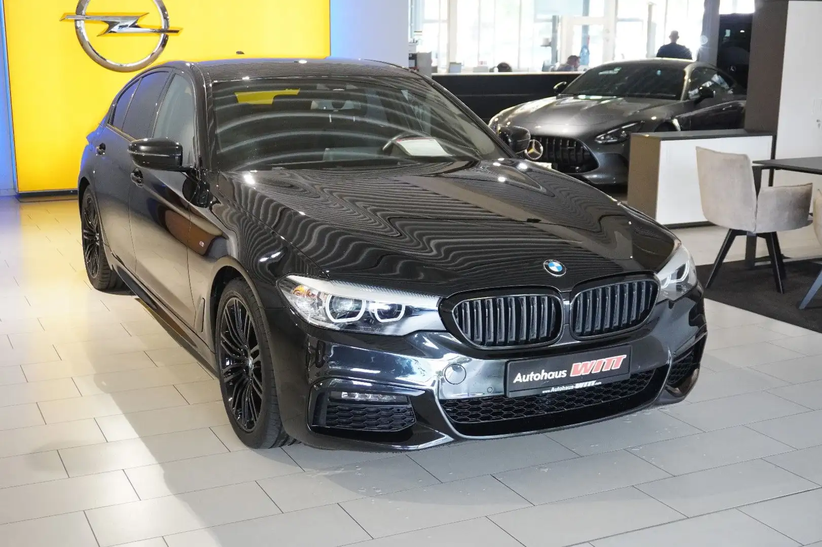 BMW 520 i °M-Sportpaket° Shadow-Line°H&K°ACC°Kamera° Schwarz - 1