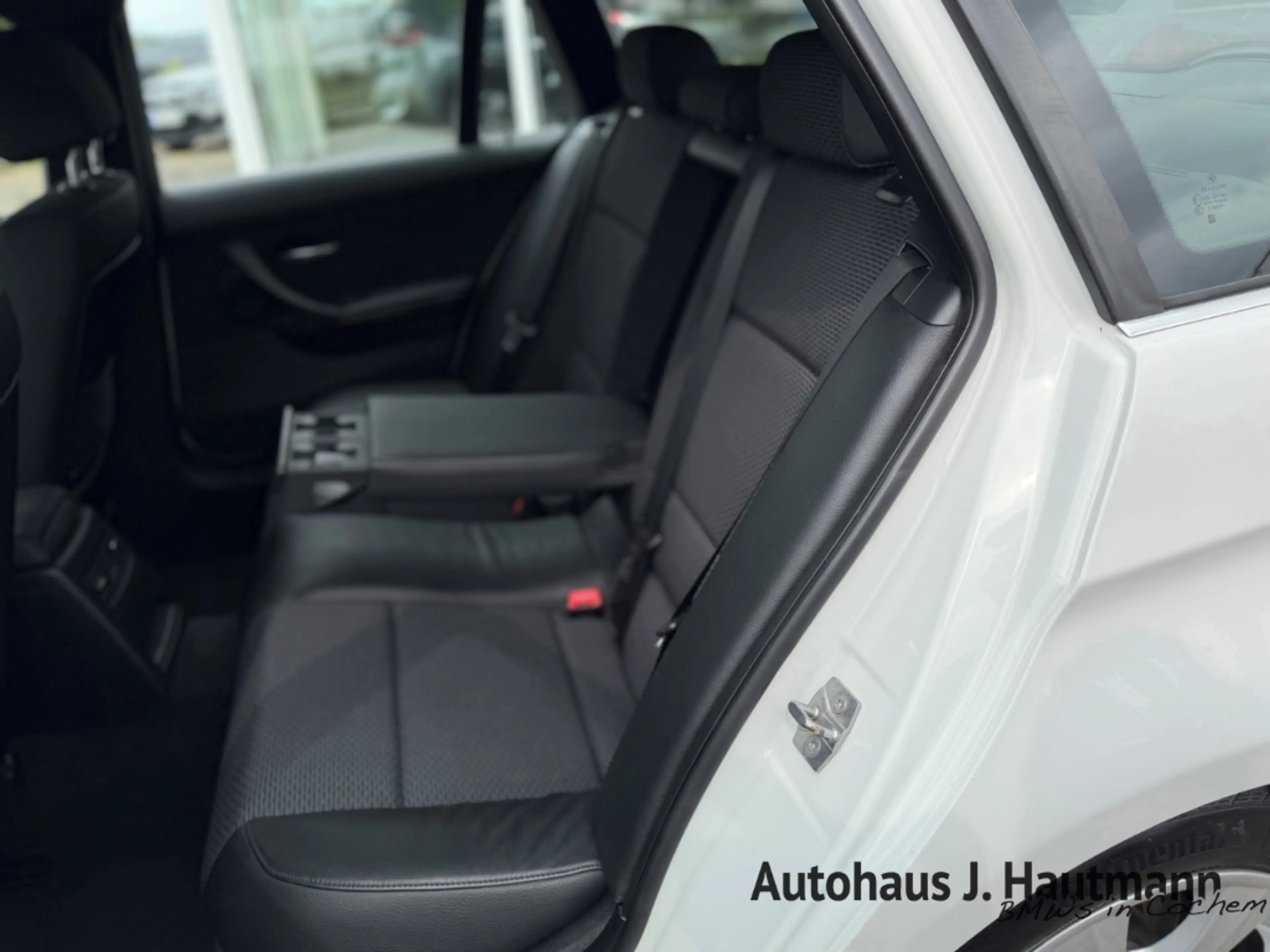 BMW 325 i Touring *1.HAND*adapt.XENON*TEMPO*COMFORT* — photo 10