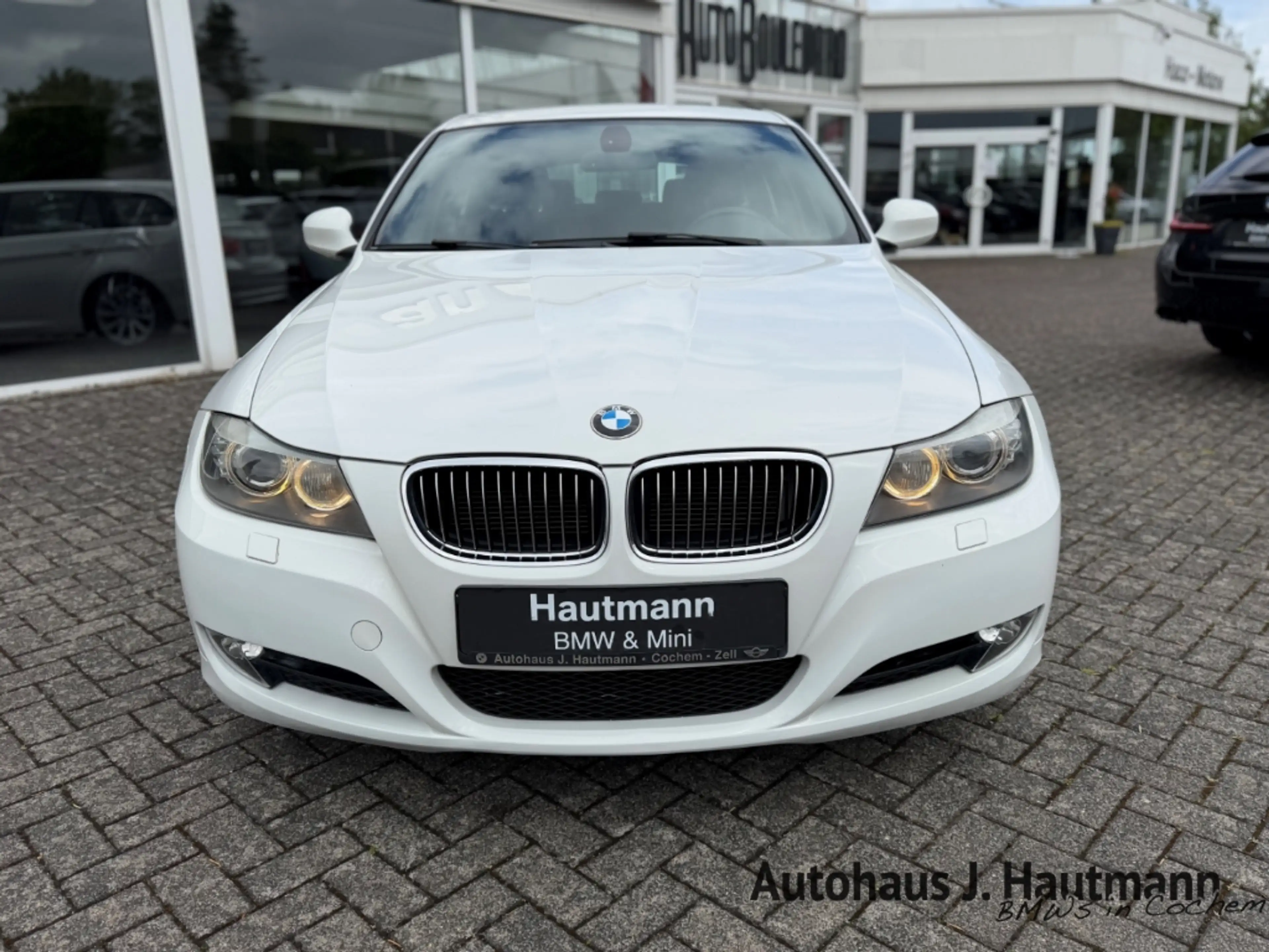 BMW 325 i Touring *1.HAND*adapt.XENON*TEMPO*COMFORT* — photo 2