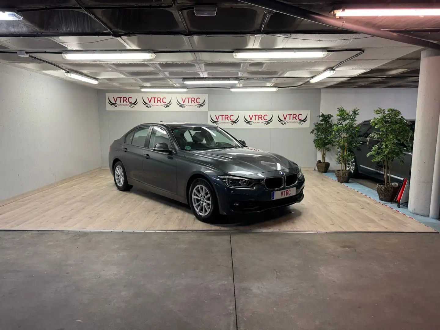 BMW 318 318d Gris - 1