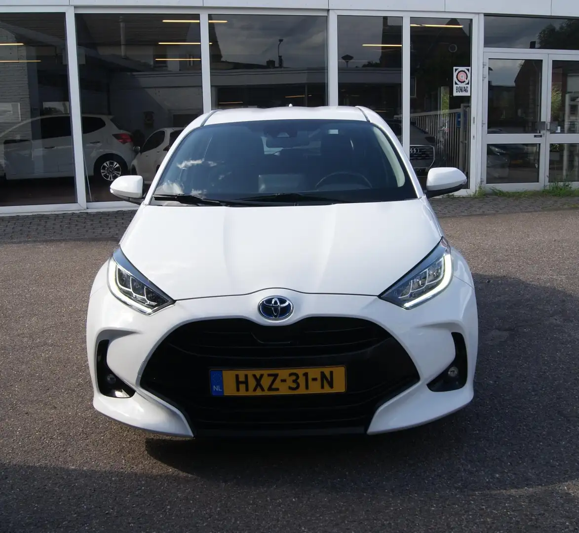 Toyota Yaris 1.5 Hybrid Dynamic Cruise,Clima,Camera,RIJKLAARPRI Wit - 2