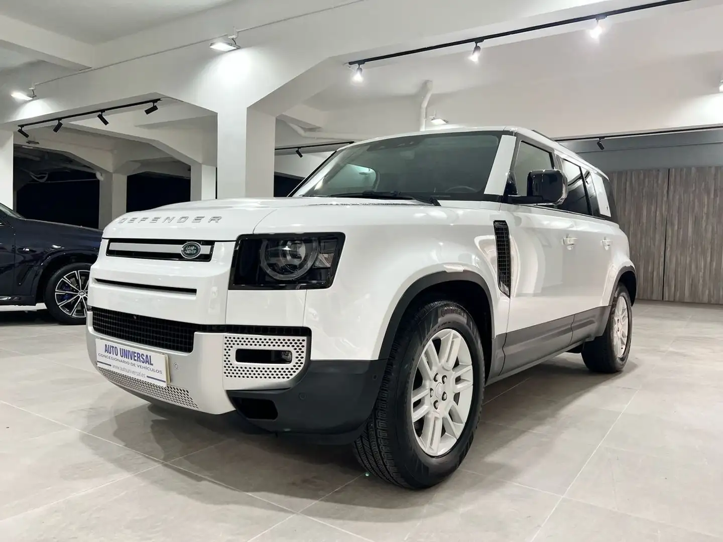 Land Rover Defender 3.0 D200 XDynamic S 110 Auto 4WD MHEV Blanc - 1