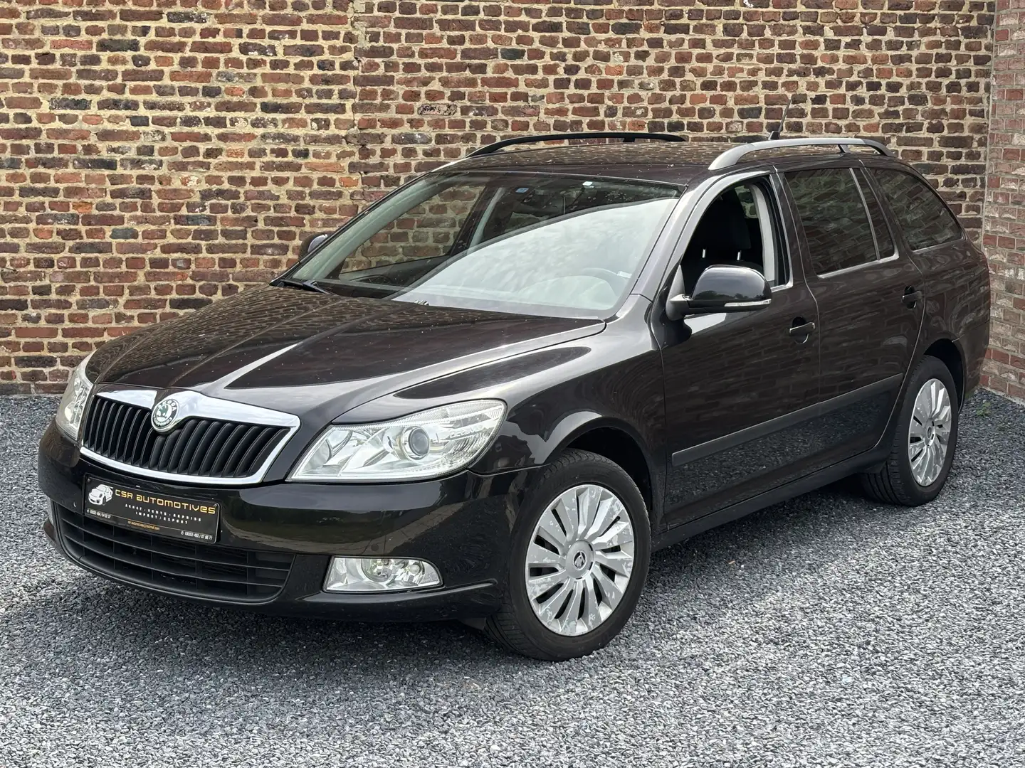 Skoda Octavia SW 1.6 CR TDi Ambition DSG Noir - 1