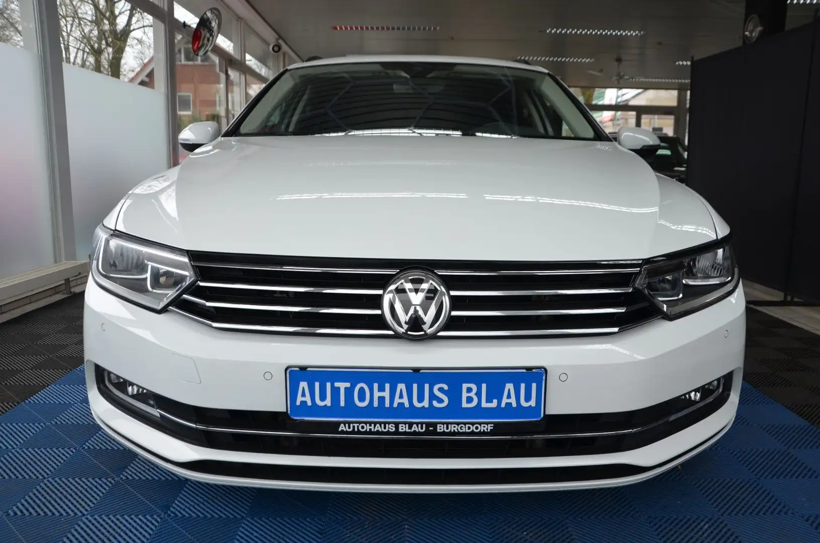 Volkswagen Passat Variant 2.0 TDI *DSG*NAVI*19"LM*KAMERA Weiß - 2