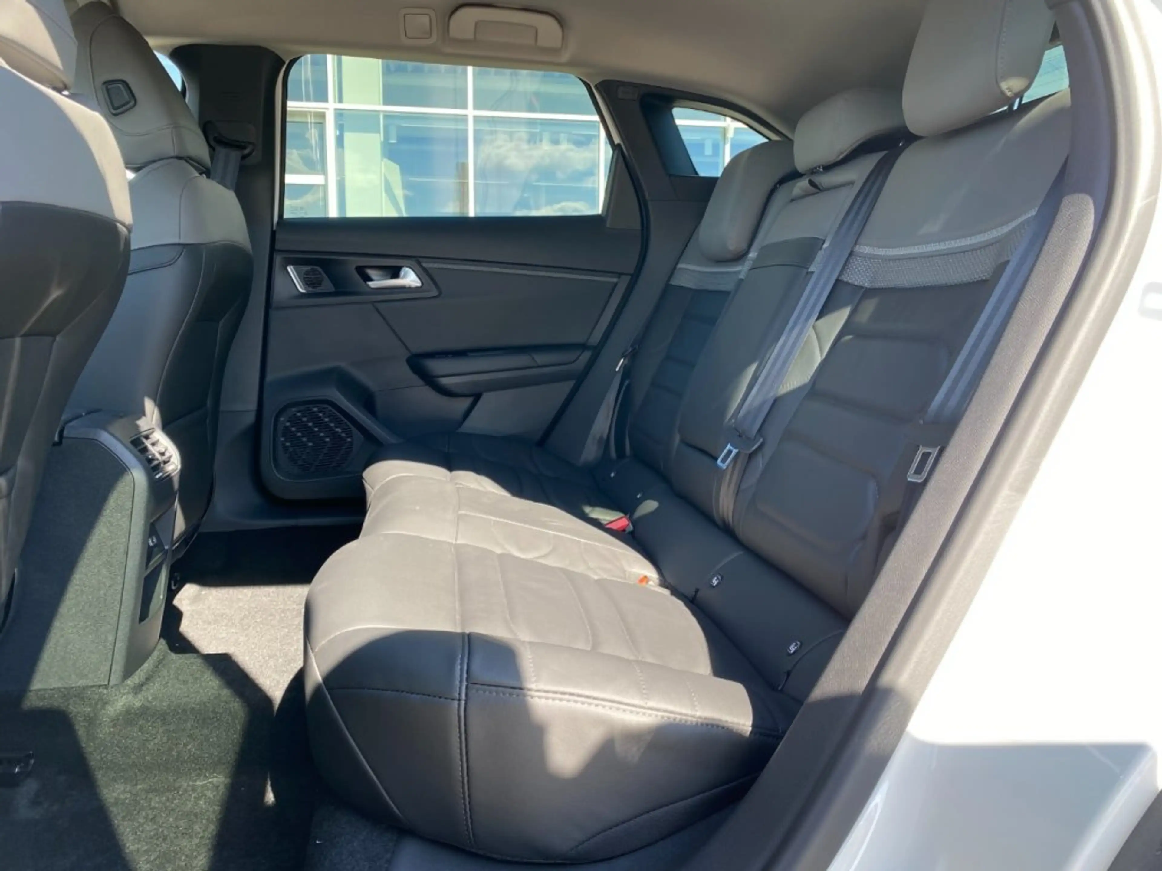 Citroen C5 X PureTech 130 EAT8 Shine — photo 11
