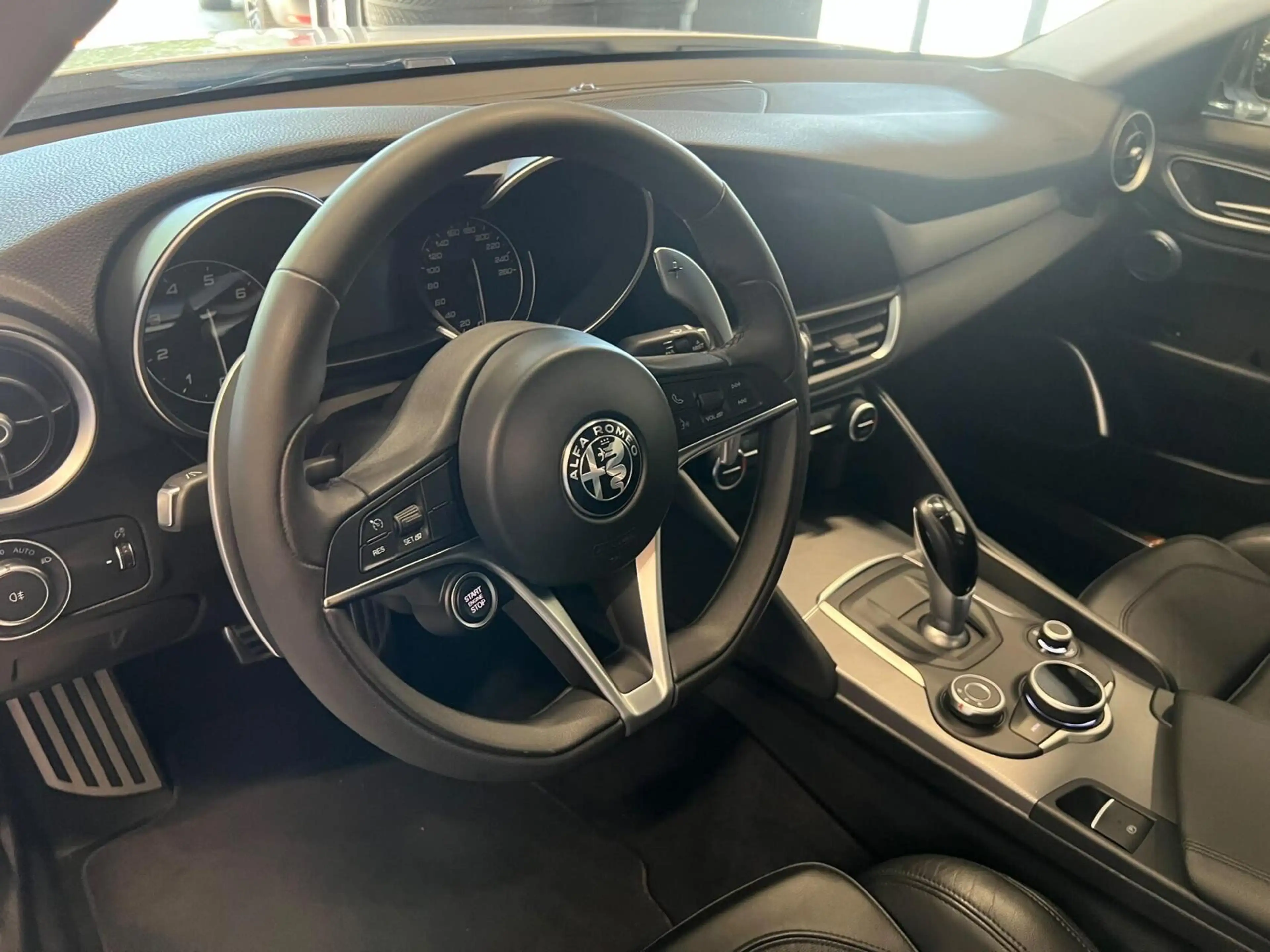 Alfa Romeo Giulia 2.0T Q4 Veloce, 65dkm, 320pk, Squadra — photo 14