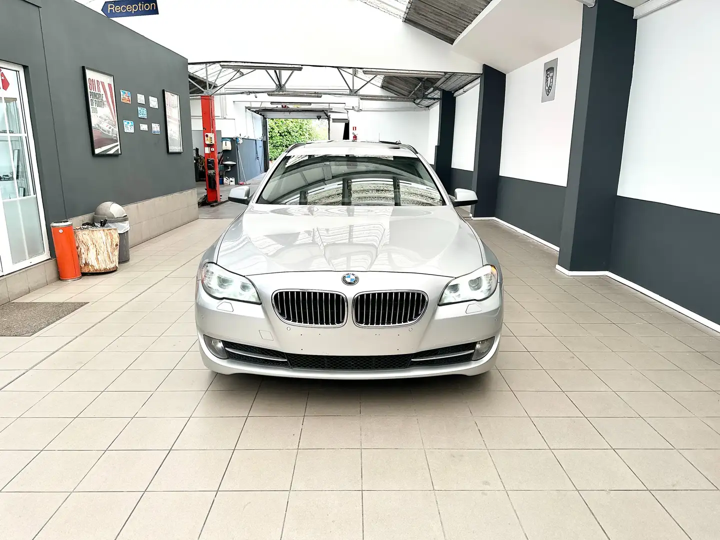BMW 520 dAS Touring "237.000Km" Cuir-Clim-Gps-Xenon-Toit P Grau - 1