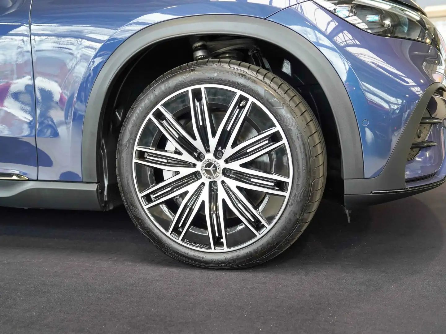 Mercedes-Benz EQE SUV EQE SUV 350+ AMG Line Night AIRMATIC Hinterachsl Blauw - 2