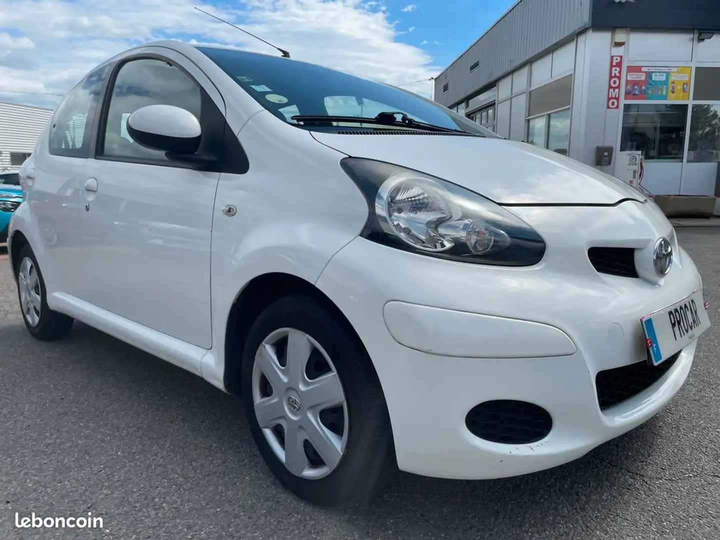 Toyota Aygo 1.0 VVT-i 68 CONFORT Blanc - 2