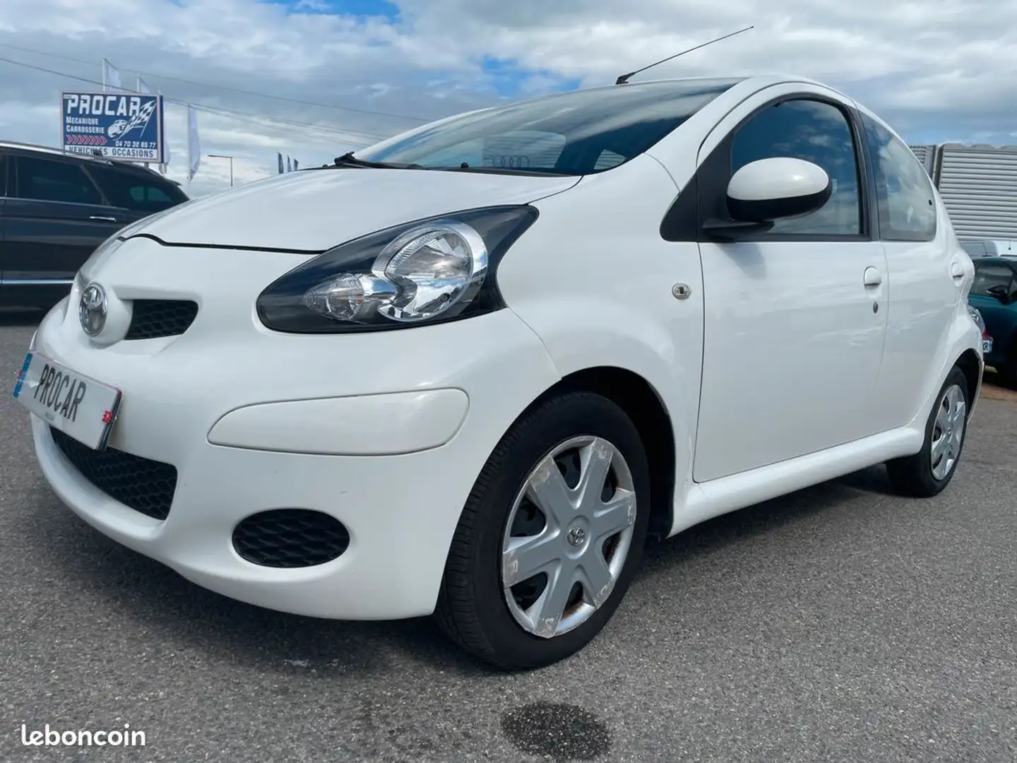 Toyota Aygo 1.0 VVT-i 68 CONFORT Blanc - 1