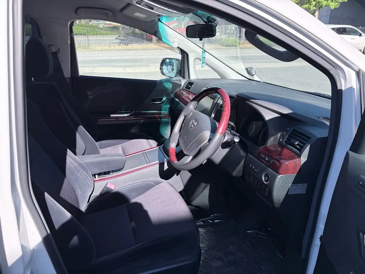 Toyota Sienna photo Toyota Sienna