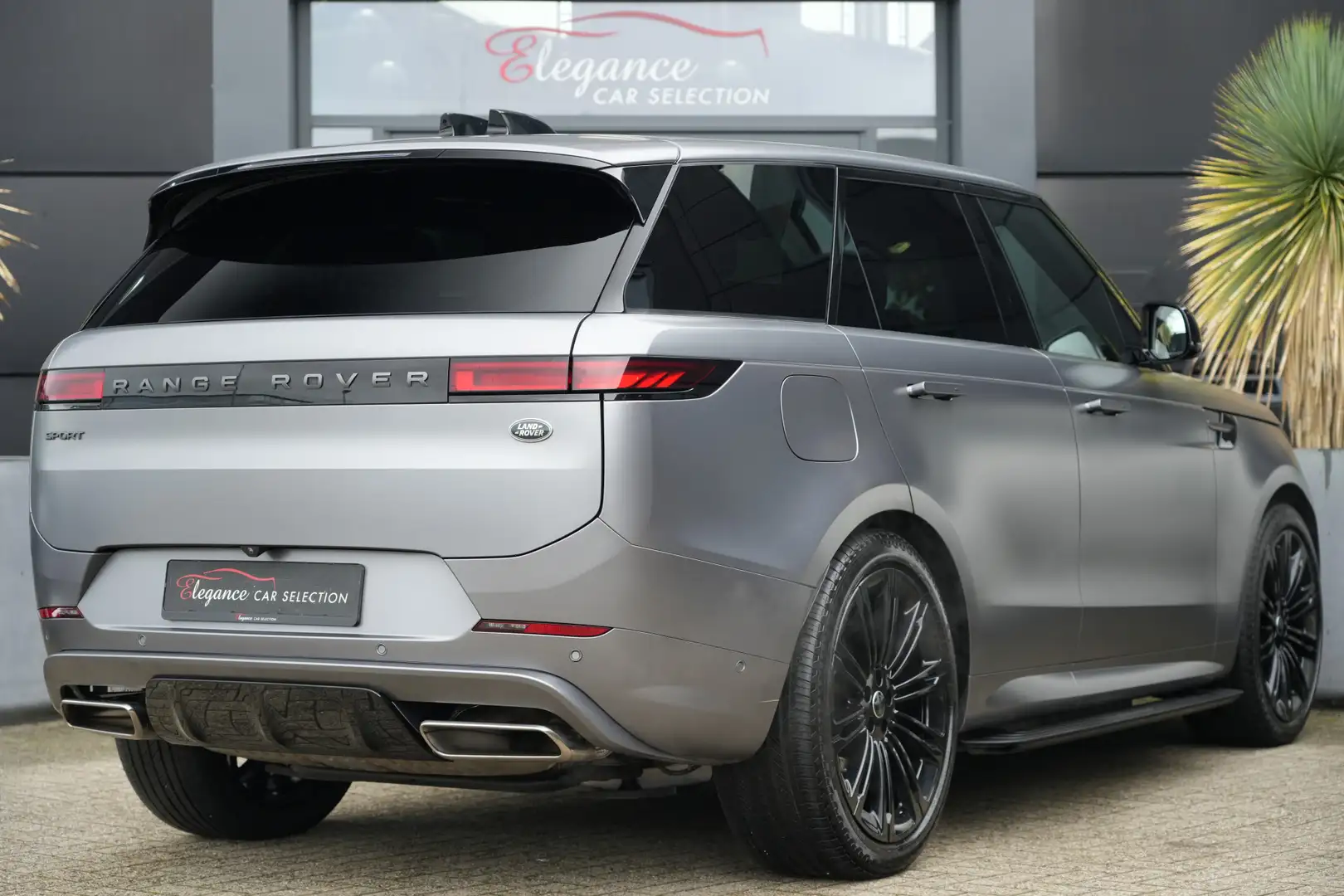 Land Rover Range Rover Sport 3.0 P440e Dynamic SE 441pk Panoramadak/Meridian/HU Grau - 2