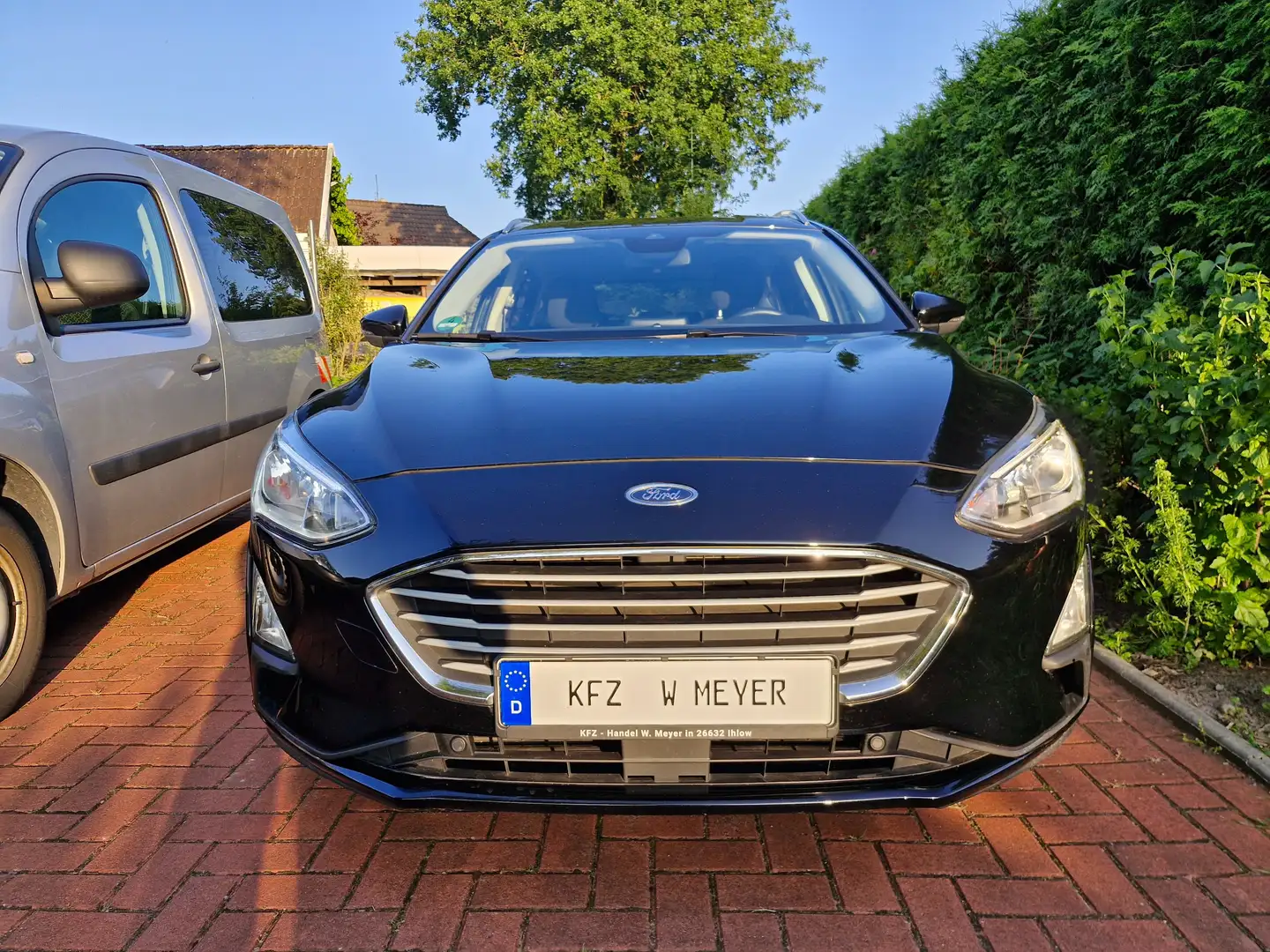Ford Focus Cool und Connect S/S, Anhängerkupplug Schwarz - 1