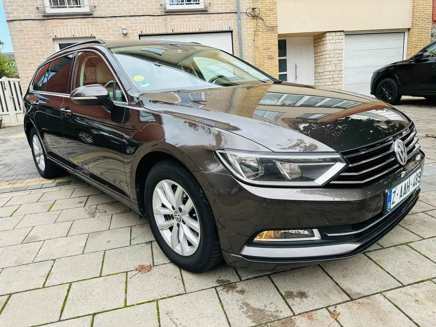 Volkswagen Passat Variant SW 1.6 CR TDi Highline DSG AIRCO GPS 8950€ Bruin - 2