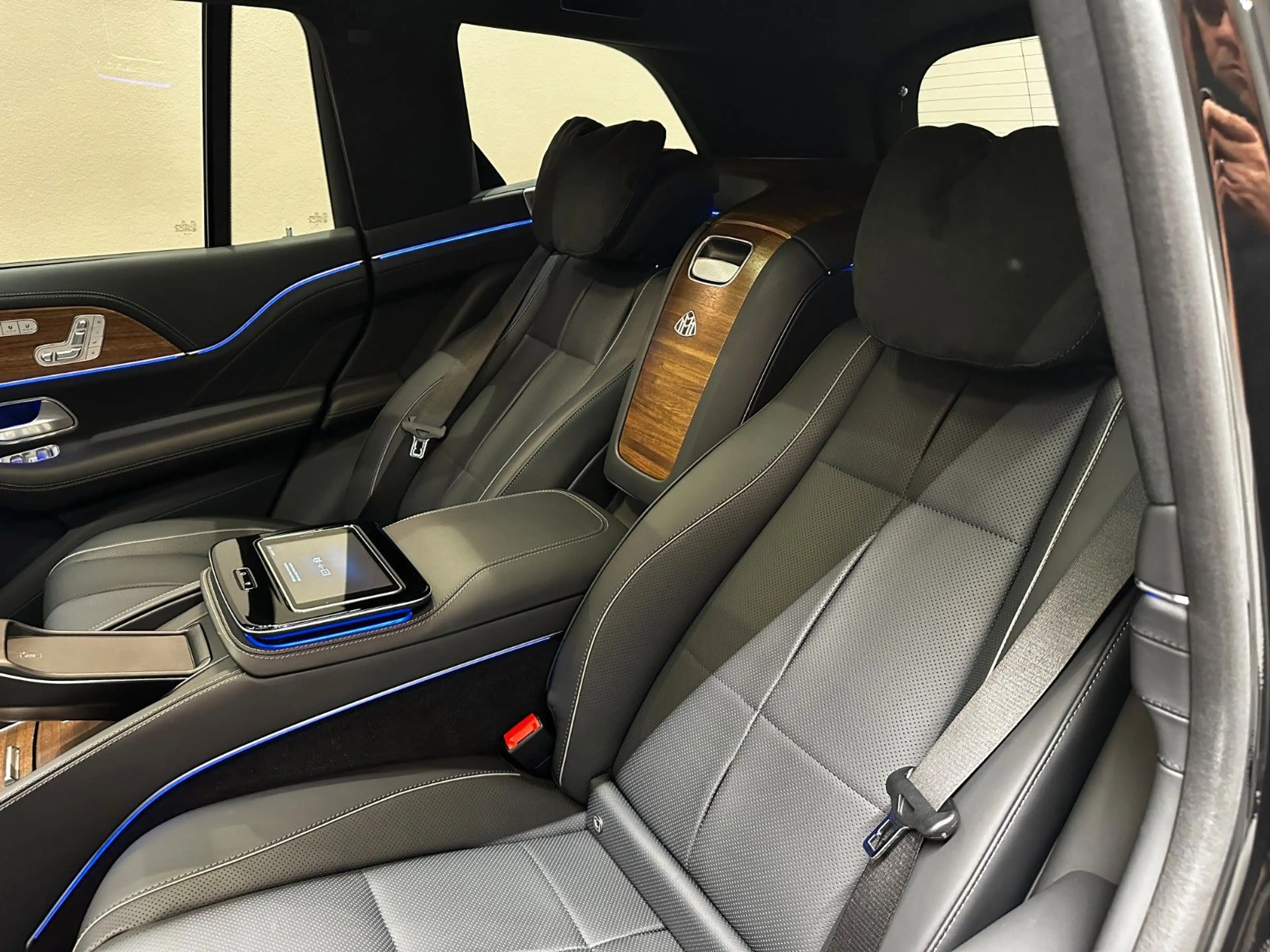 Mercedes-Benz GLS 600 GLS600 Maybach 4M*1.HAND*CHAUFFEURSTELLUNG*PANO* — photo 15