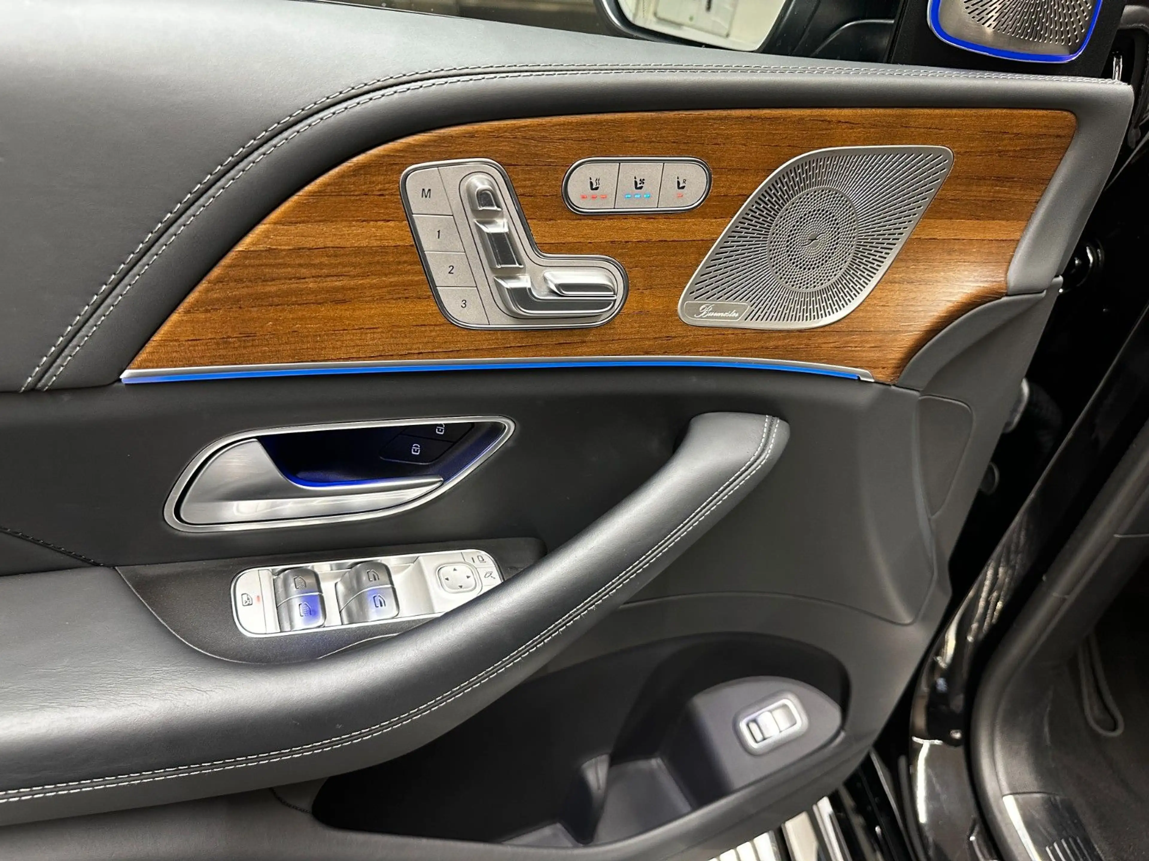 Mercedes-Benz GLS 600 GLS600 Maybach 4M*1.HAND*CHAUFFEURSTELLUNG*PANO* — photo 13