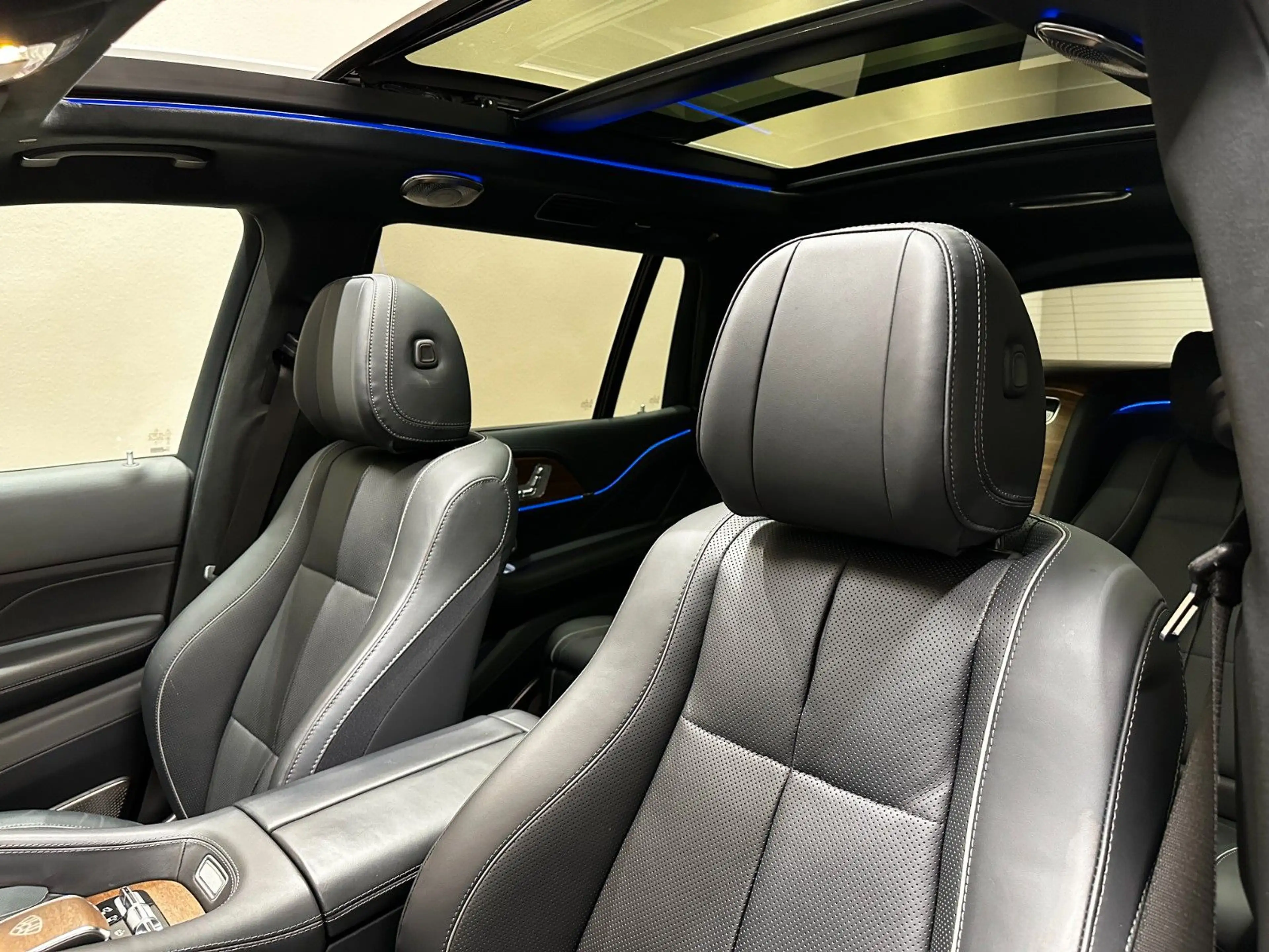 Mercedes-Benz GLS 600 GLS600 Maybach 4M*1.HAND*CHAUFFEURSTELLUNG*PANO* — photo 11