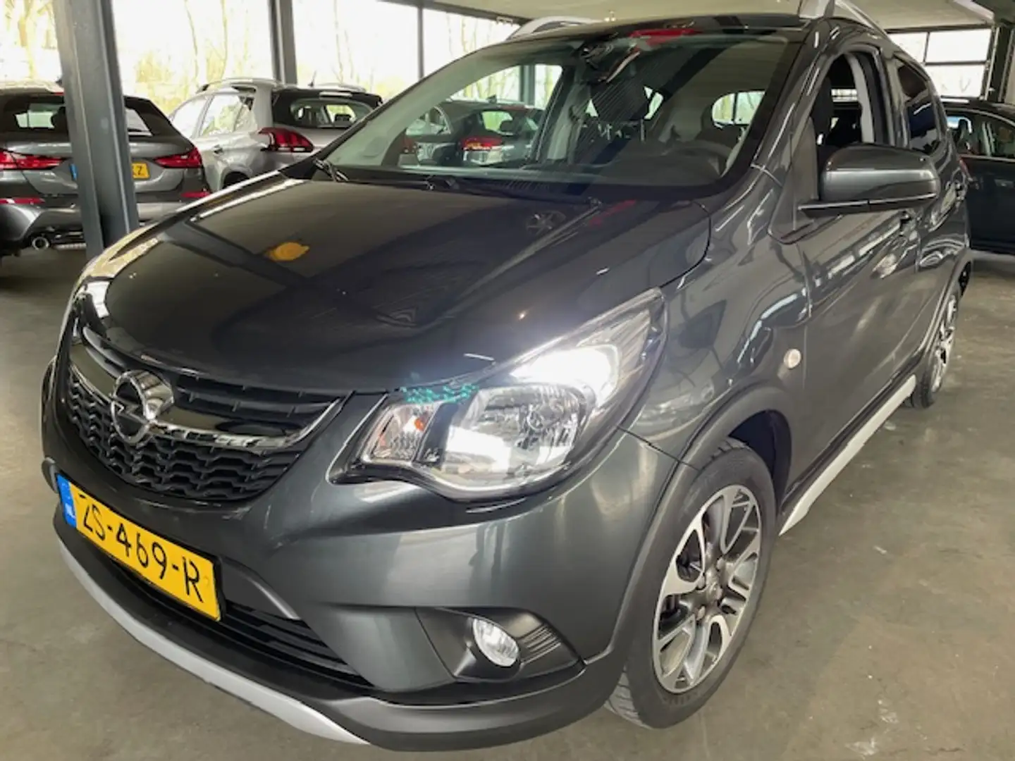 Opel Karl 1.0 Start/Stop 75pk ROCKS Online Edition Carplay, Grijs - 2
