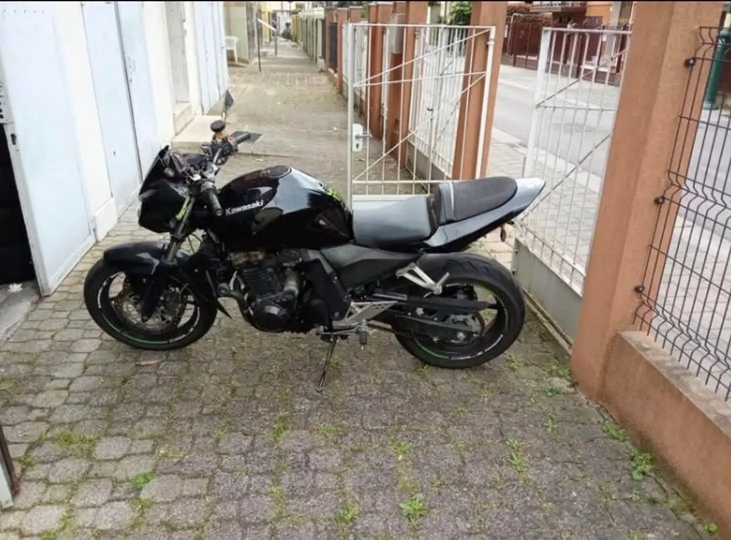 Kawasaki ZR 750 ZR750J Noir - 2