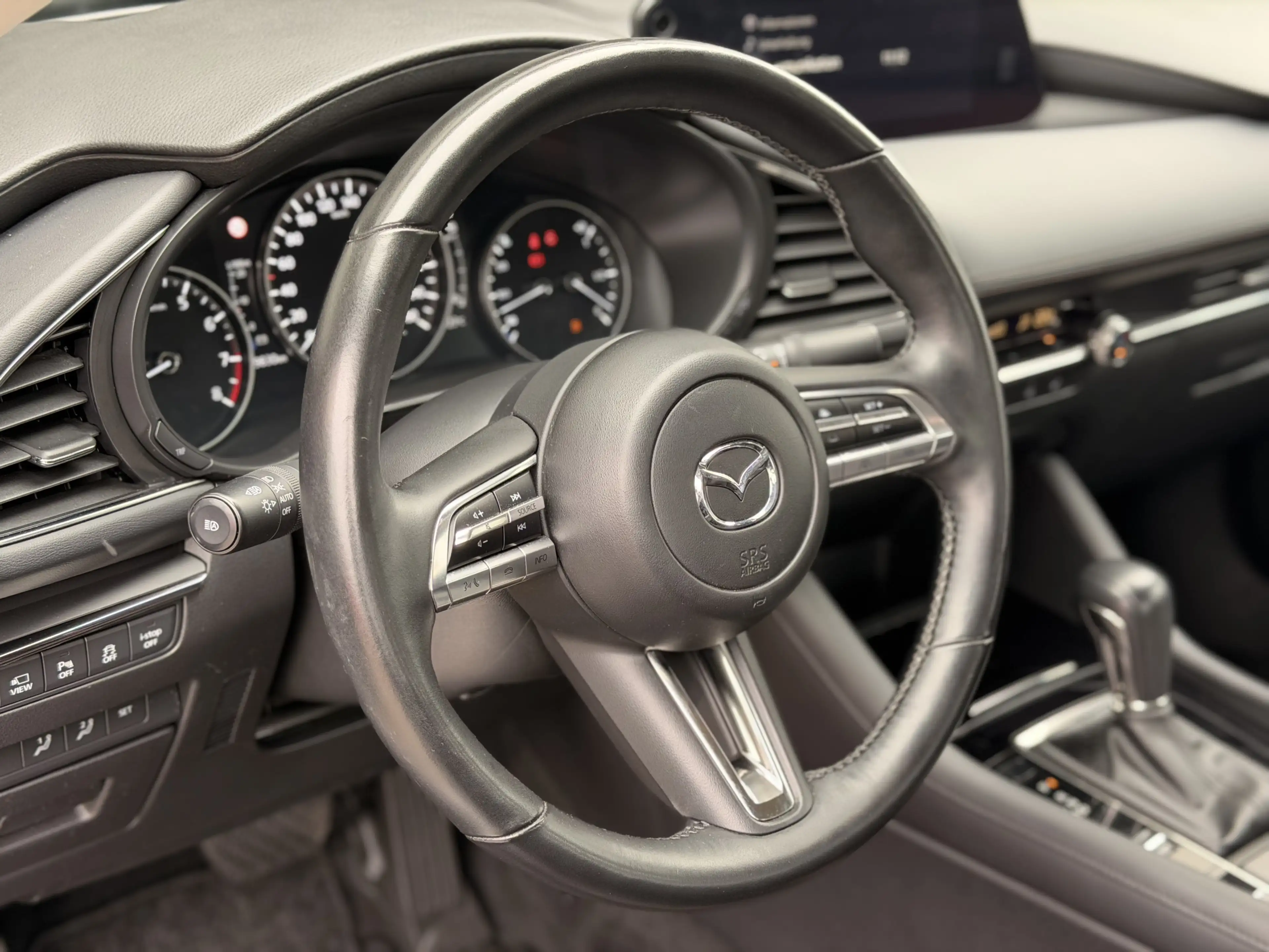 Mazda 3 Selection*BOSE*HUD*CARPLAY*LED*ACC*LEDER* — photo 9