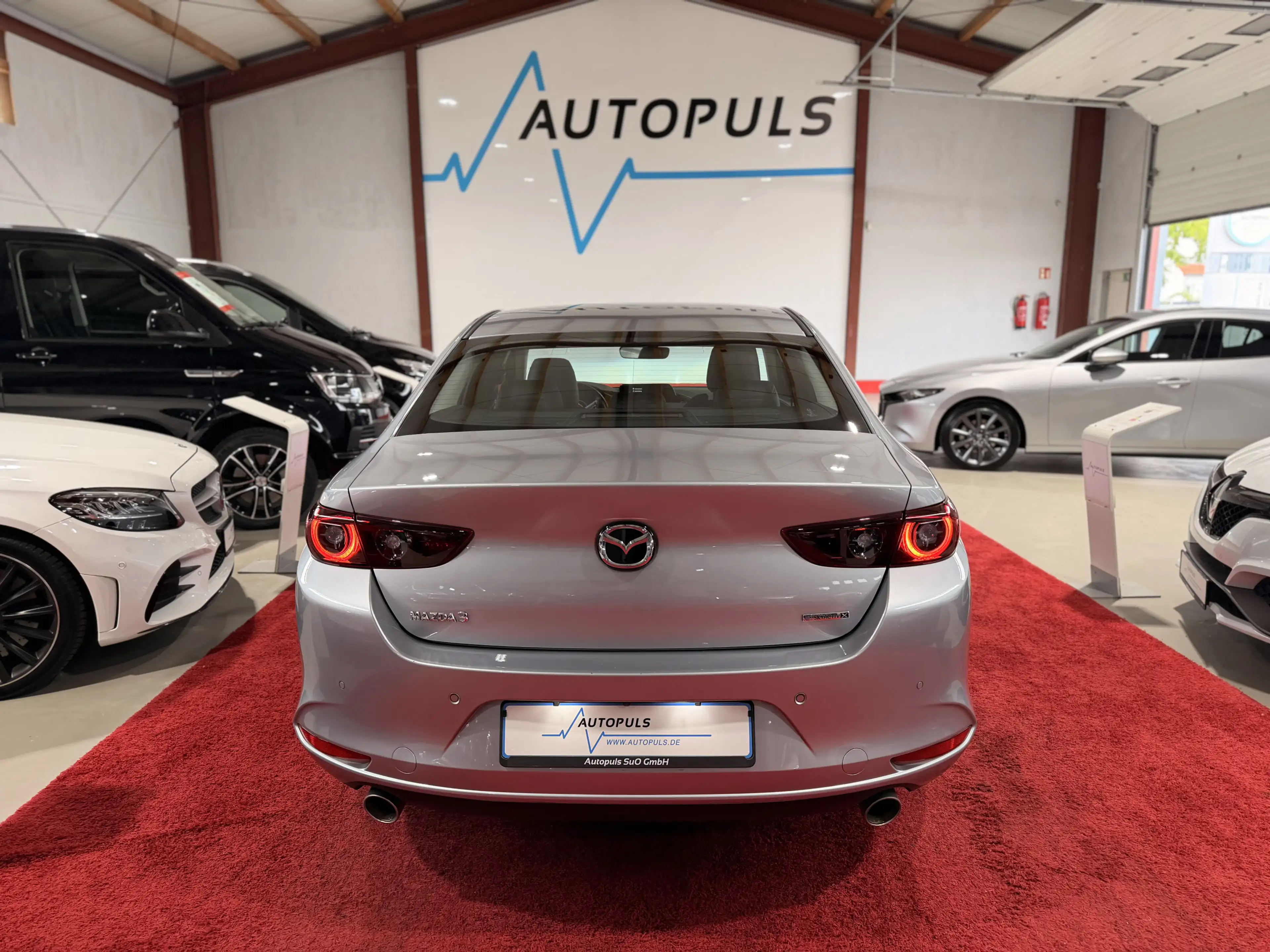 Mazda 3 Selection*BOSE*HUD*CARPLAY*LED*ACC*LEDER* — photo 8