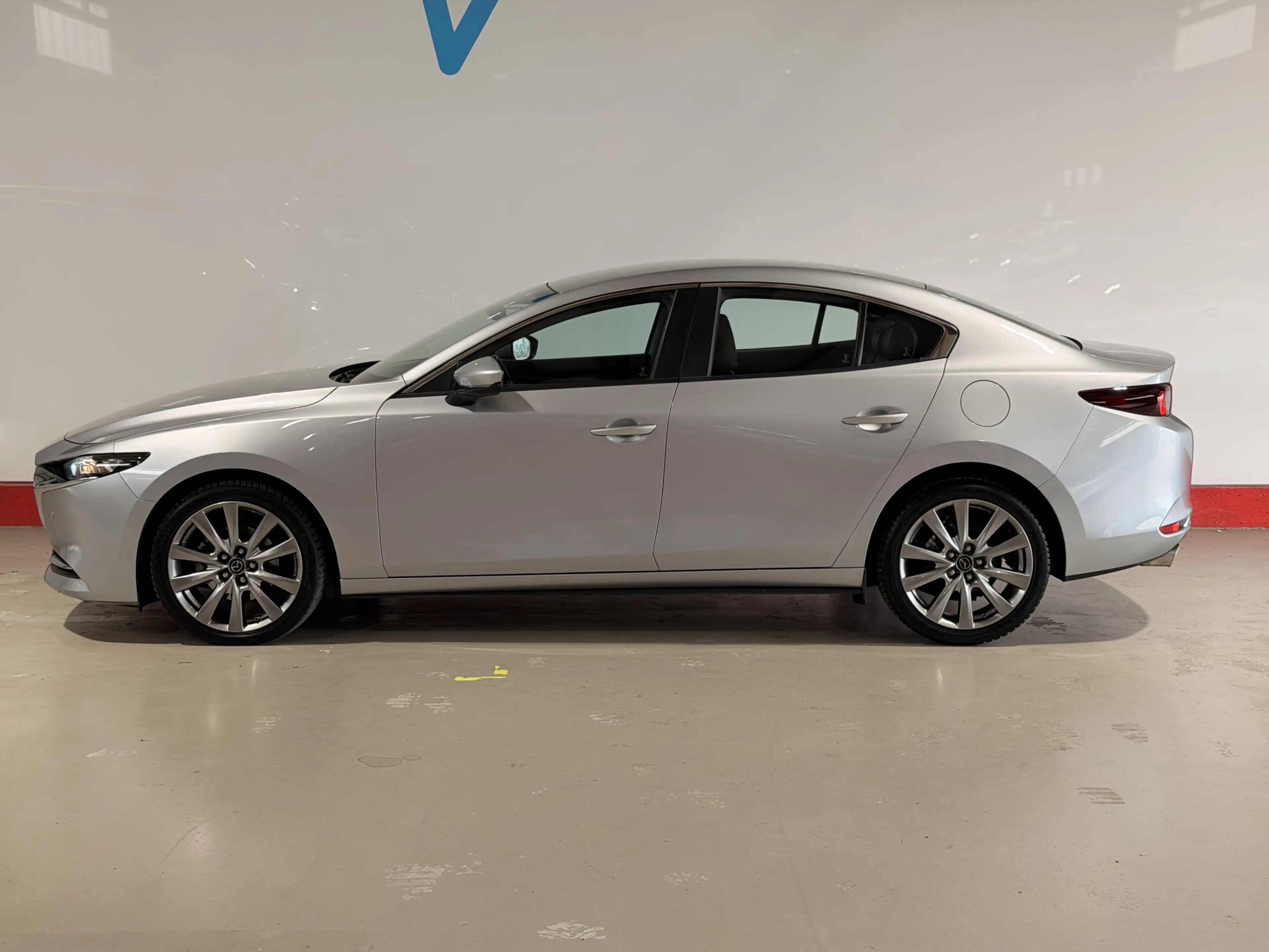 Mazda 3 Selection*BOSE*HUD*CARPLAY*LED*ACC*LEDER* — photo 6