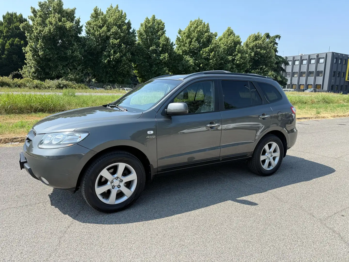 Hyundai SANTA FE 2.2 Crdi VGT aut.Dyn. Sun*4*4 Grijs - 1
