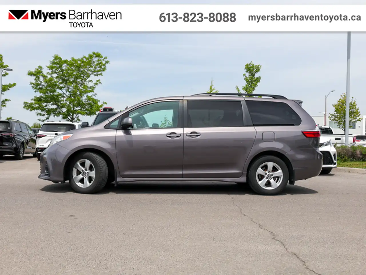 Toyota Sienna снимка Toyota Sienna