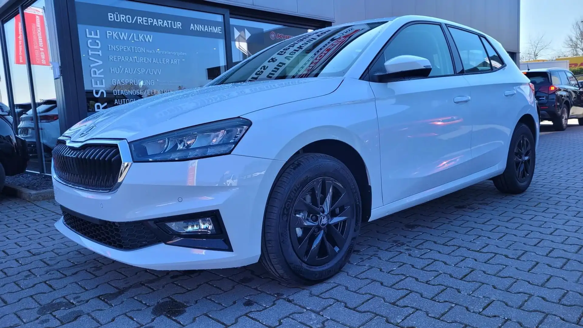 Skoda Fabia Selection*5JGar*LED*Shzg*PDC*Cam*15Zoll* Weiß - 1