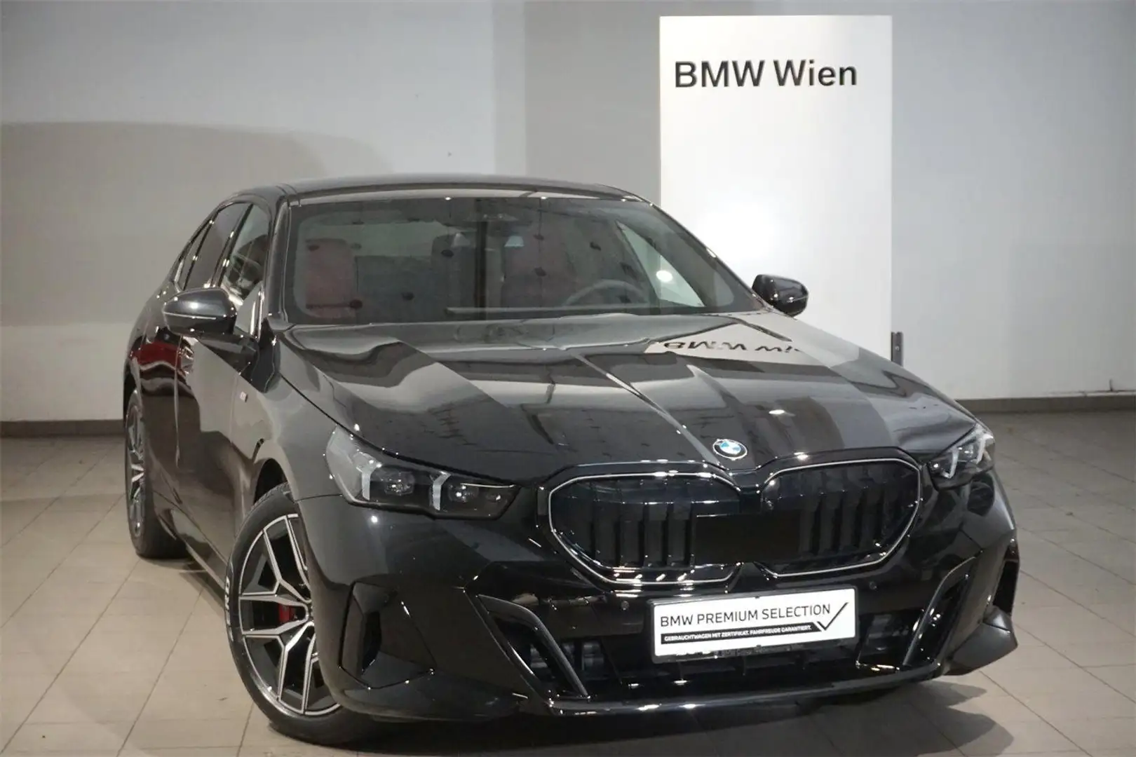 BMW 520 i MHEV Schwarz - 1
